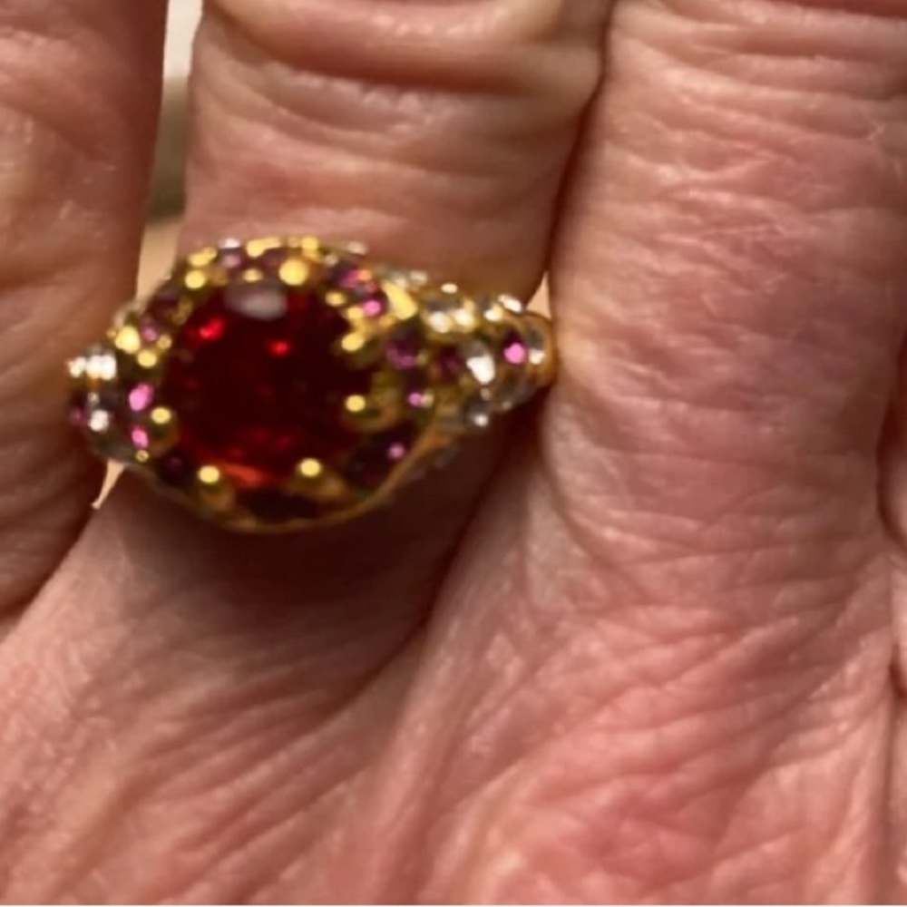 Ruby Colored Ring With Rhinestones - Gold Tone - image 7